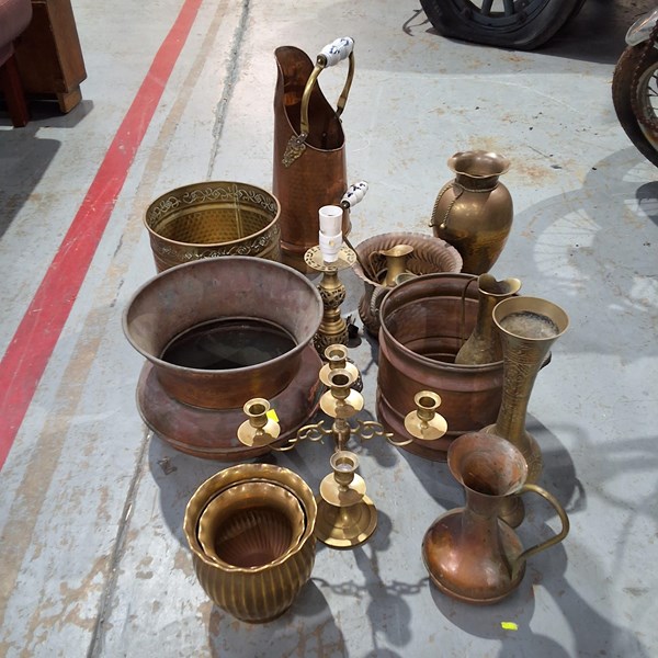 Lot 351 - COPPER AND BRASSWARES