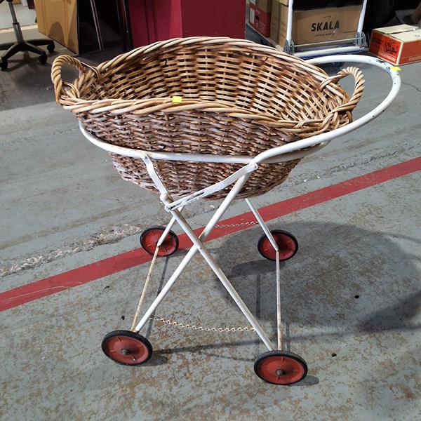 Lot 378 - LAUNDRY TROLLEY