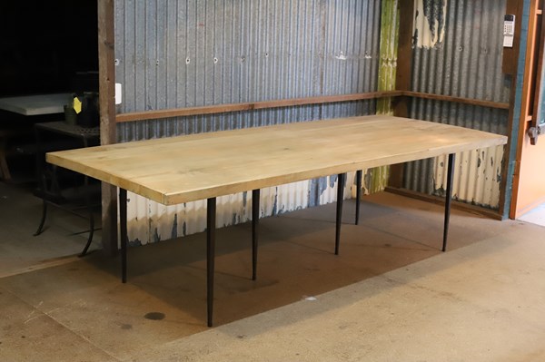 Lot 9 - DINING TABLE