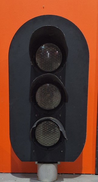 Lot 35 - TRAFFIC LIGHT