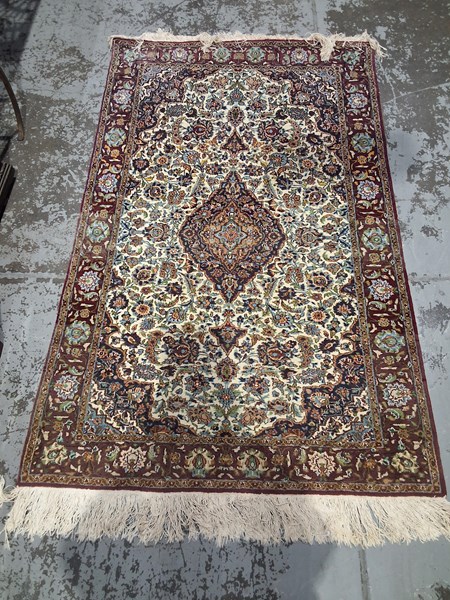 Lot 321 - RUG