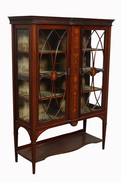 Lot 150 - DISPLAY CABINET