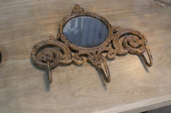 Lot 152 - MIRROR