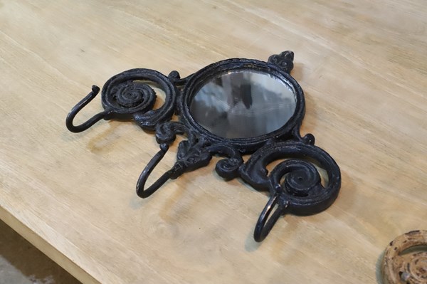 Lot 154 - MIRROR