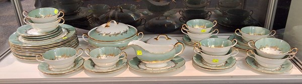 Lot 1348 - PART DINNER SERVICE