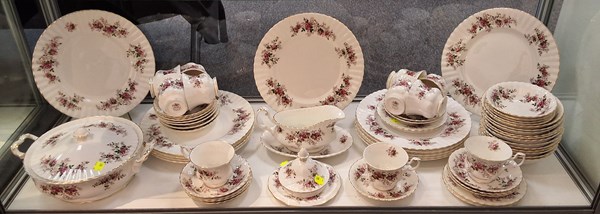 Lot 1206 - ROYAL ALBERT DINNER SERVICE