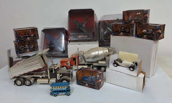 Lot 1102 - MODEL PLANES TRUCKS AND MOTORCYCLES