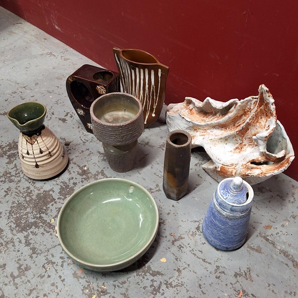 Lot 192 - STUDIO POTTERY