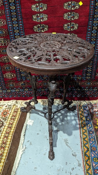 Lot 179 - GARDEN TABLE