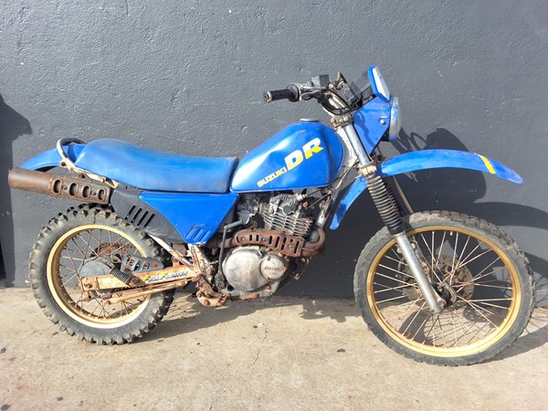 Lot 2 - SUZUKI DR