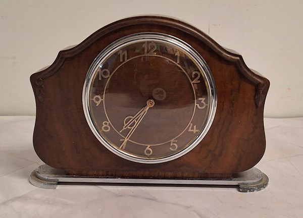 Lot 1142 - MANTEL CLOCK