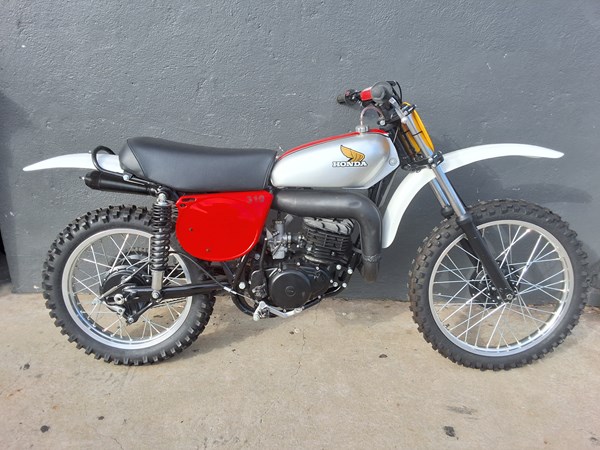 Lot 99 - HONDA CR