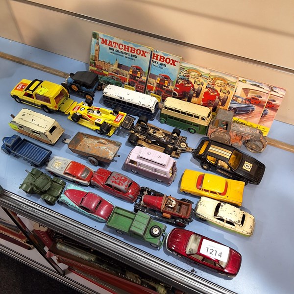 Lot 1214 - TOY CARS