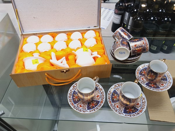 Lot 1277 - TEA SETS