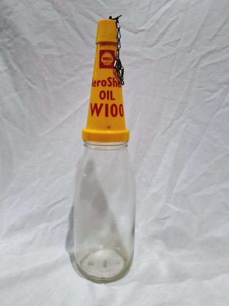 Lot 34 - OIL BOTTLE