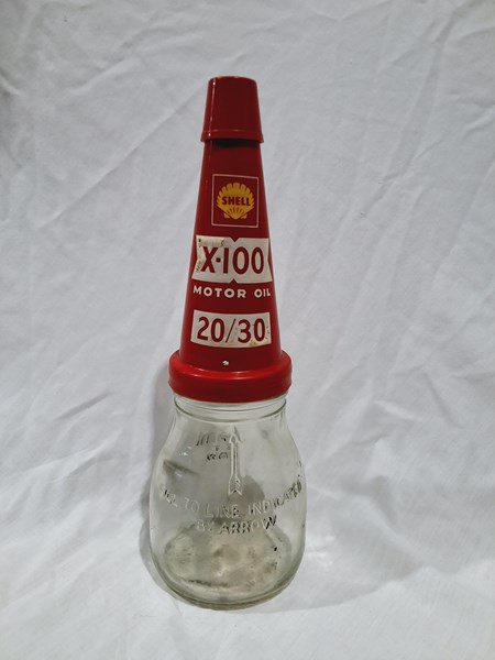 Lot 10 - OIL BOTTLE