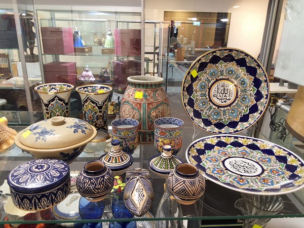 Lot 1319 - DECORATIVE CERAMICS