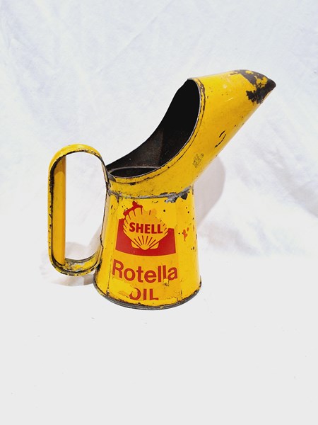 Lot 32 - SHELL OIL JUG