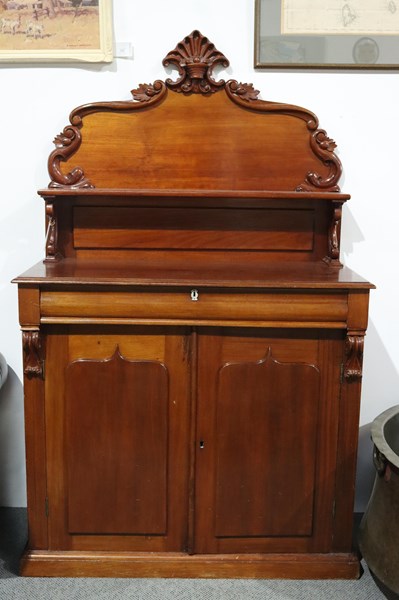 Lot 110 - CHIFFONIER