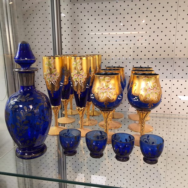 Lot 1256 - GLASSWARE