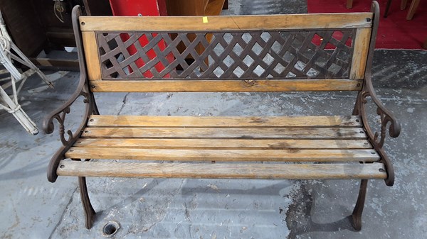 Lot 276 - GARDEN BENCH