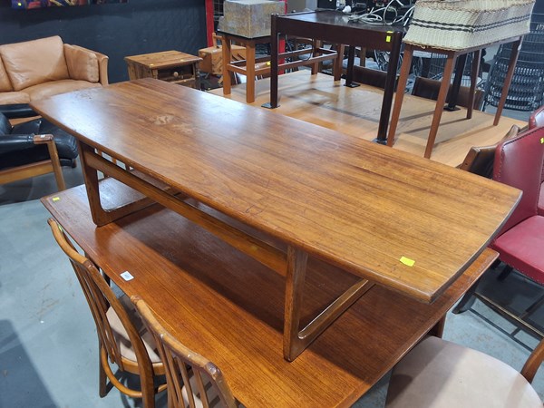 Lot 475 - COFFEE TABLE