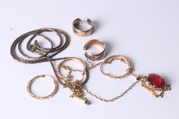 Lot 1029 - JEWELLERY