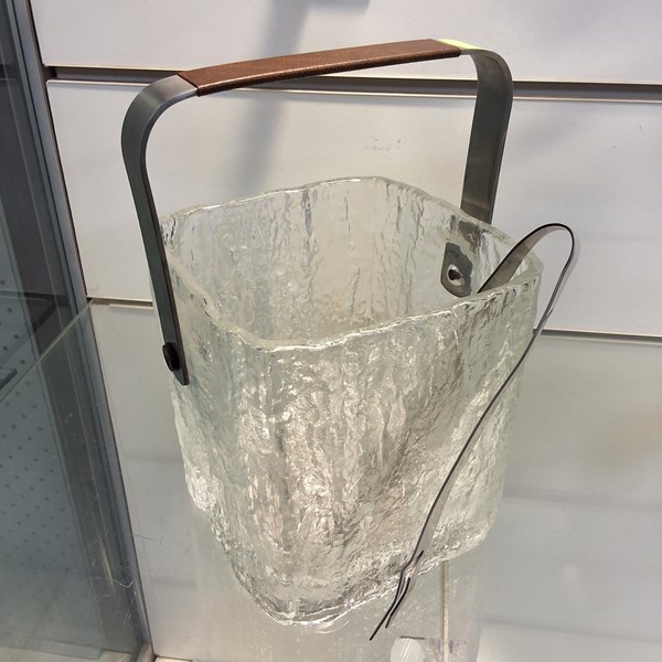 Lot 1301 - MID-CENTURY ICE BUCKET