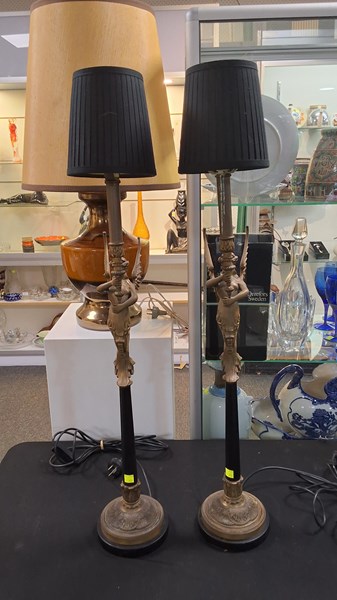 Lot 1423 - PAIR OF TABLE LAMPS