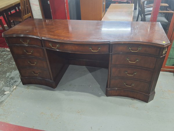 Lot 44 - TWIN PEDESTAL DESK