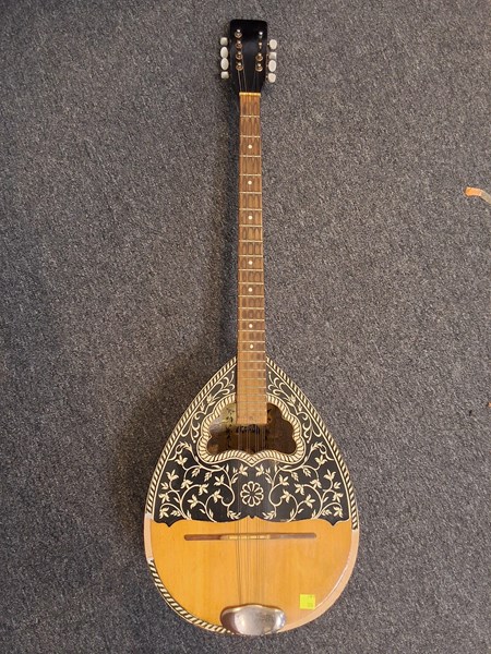 Lot 1310 - BOUZOUKI