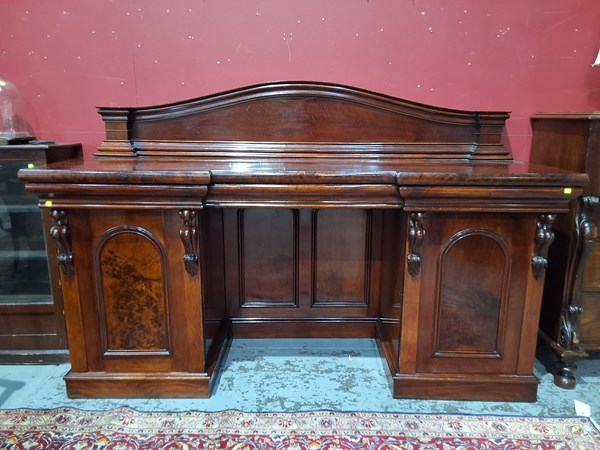 Lot 21 - MAHOGANY SIDEBOARD