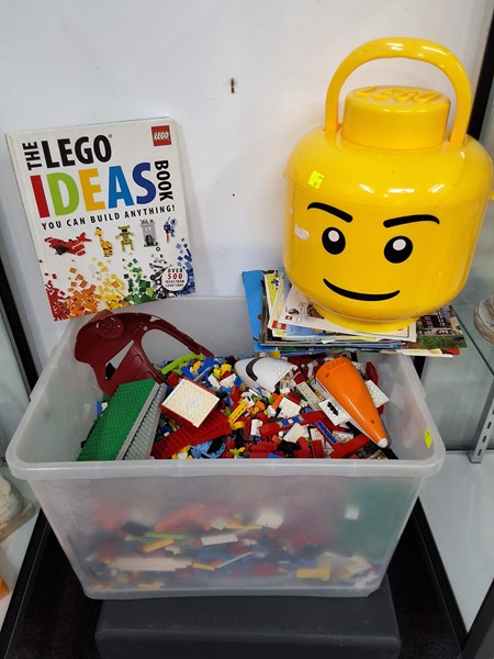 Lot 1336 - LEGO