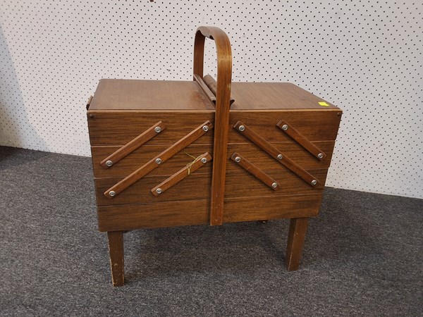 Lot 1392 - SEWING CADDY