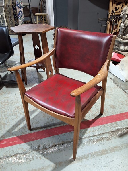 Lot 234 - ARMCHAIR