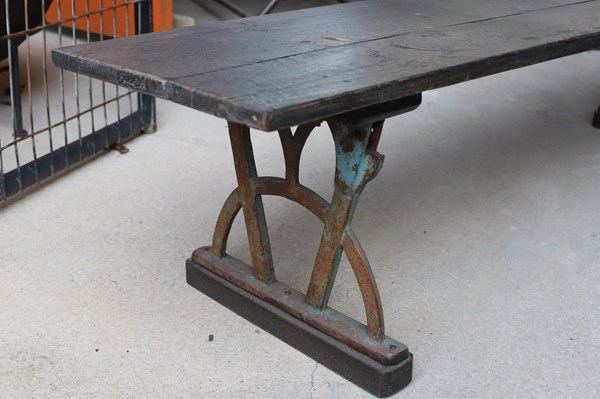 Lot 162 - BENCH