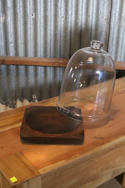 Lot 45 - CLOCHE