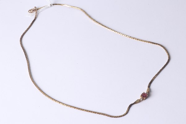 Lot 1056 - GOLD NECKLACE