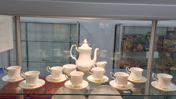 Lot 1424 - ROYAL ALBERT CHINA