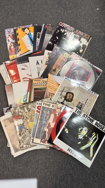 Lot 1235 - VINYL RECORDS