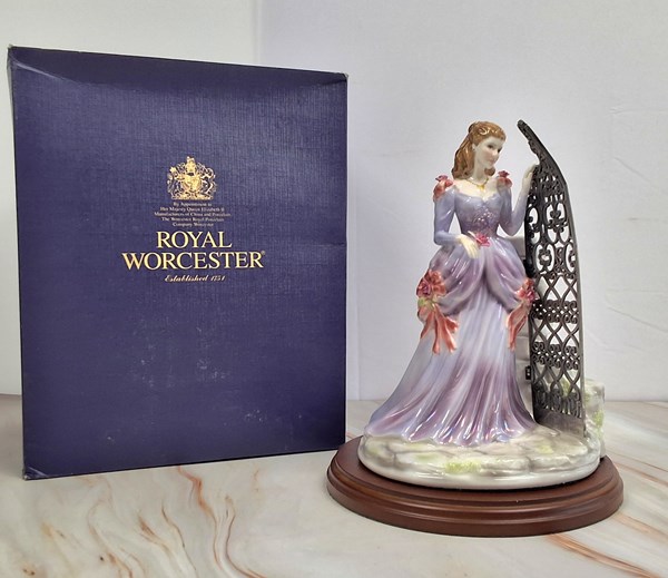 Lot 1192 - ROYAL WORCESTER FIGURE