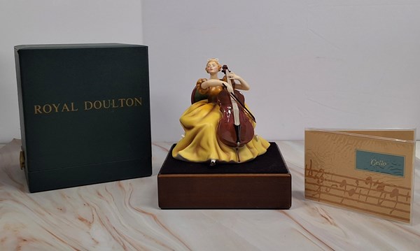 Lot 1189 - ROYAL DOULTON FIGURE