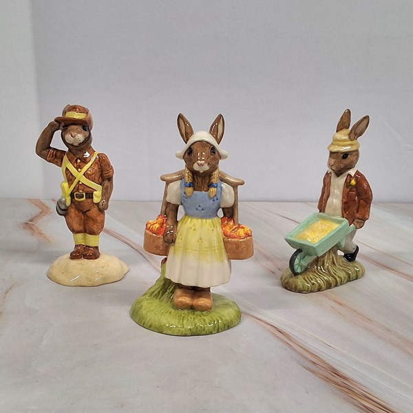 Lot 1157 - BUNNYKINS FIGURINES