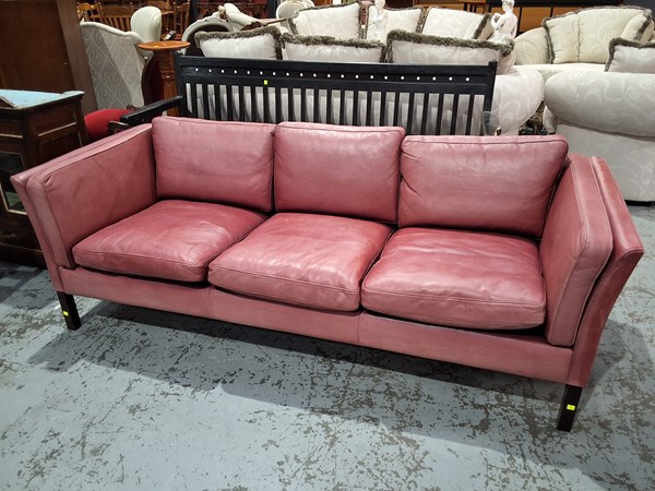 Lot 95 - STOUBY SOFA