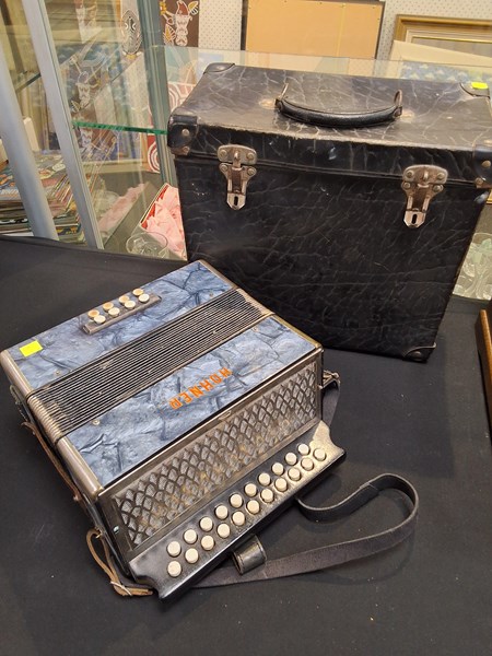 Lot 1179 - PIANO ACCORDION