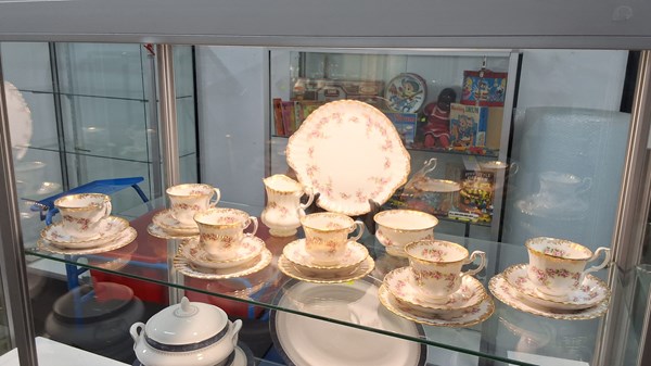 Lot 1418 - ROYAL ALBERT CHINA