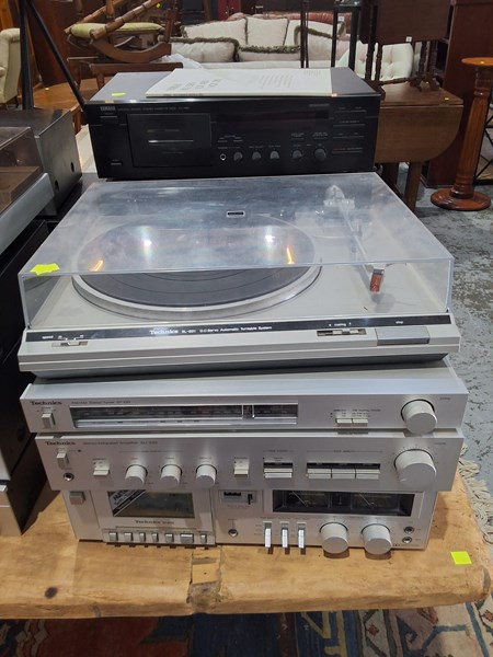 Lot 253 - STEREO