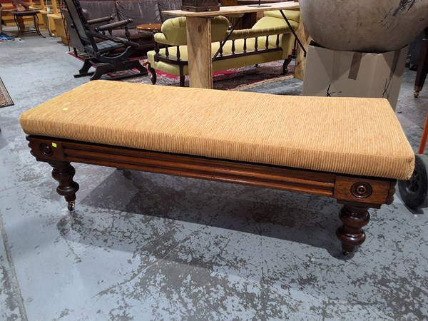 Lot 121 - CHAISE LOUNGE BASE