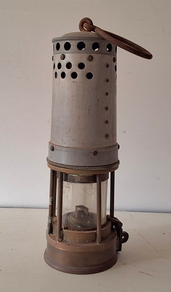 Lot 1216 - MINERS LAMP