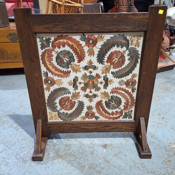 Lot 288 - FIRESCREEN